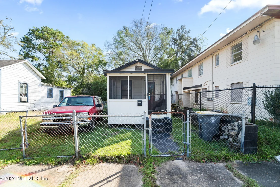 Photo of 1115 DANIEL Street