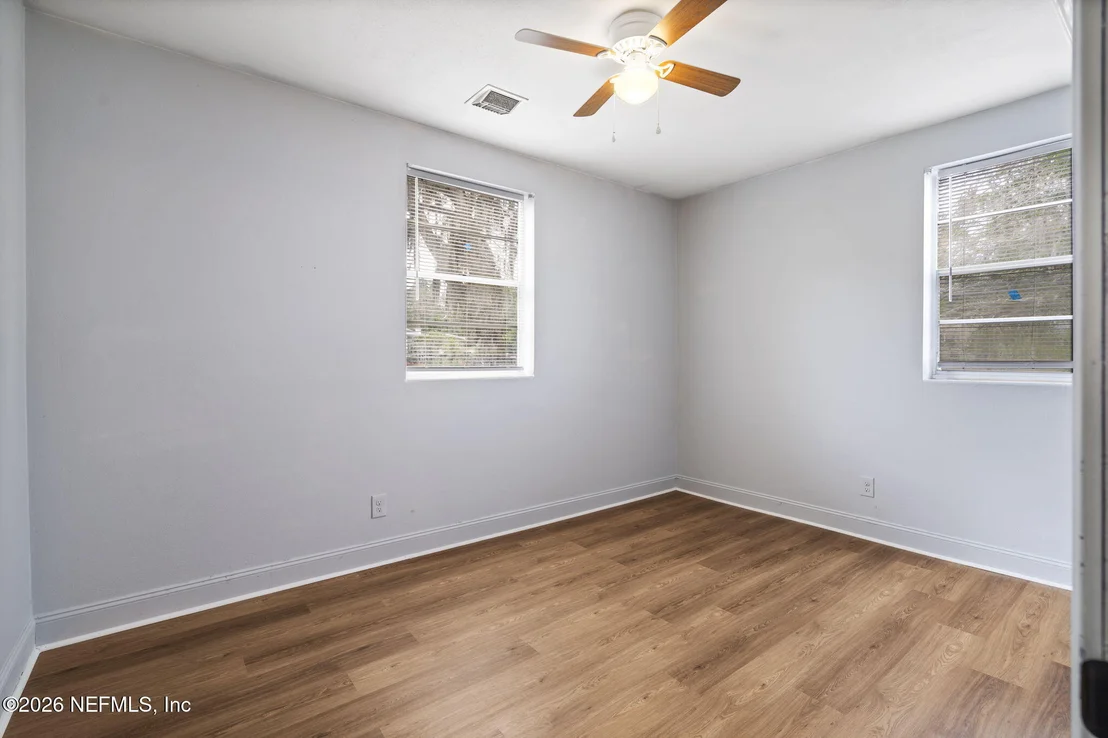 Photo of 517 CLINTON Drive