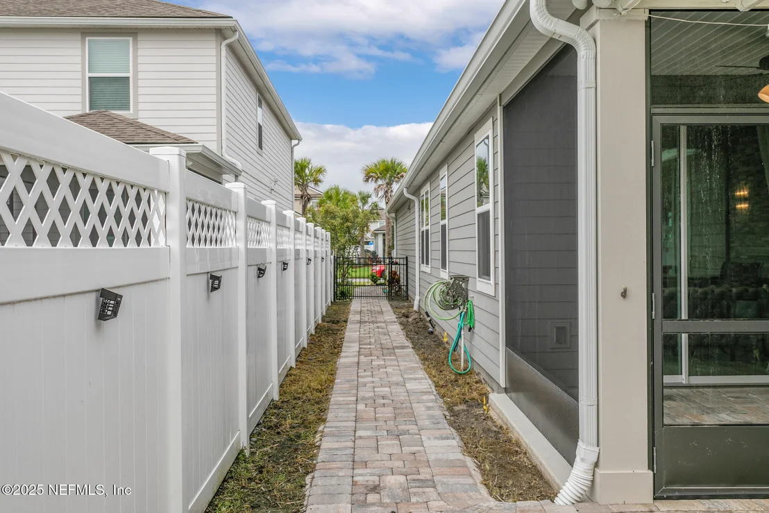 Photo of 124 SILVERLEAF VILLAGE Drive