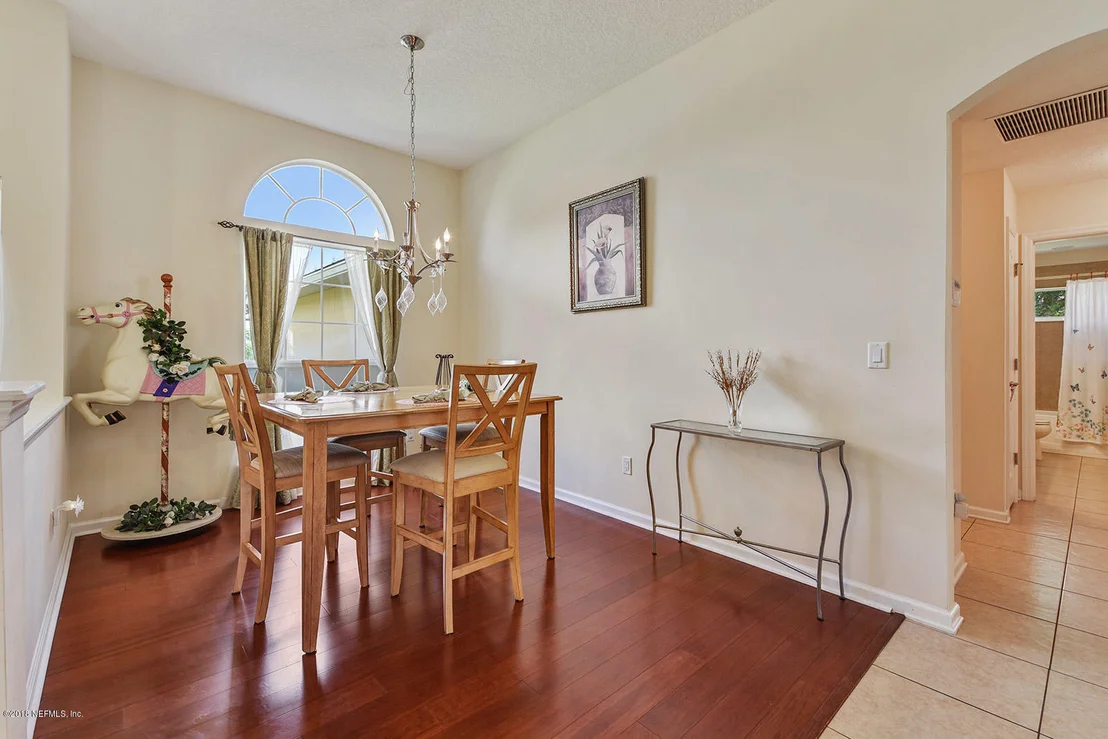 Photo of 290 HOLLAND Drive