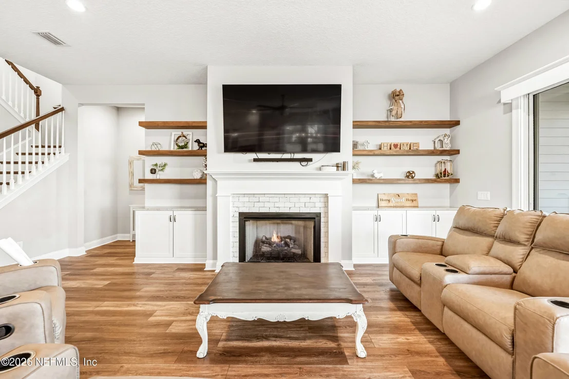 Photo of 383 PINE HAVEN Drive