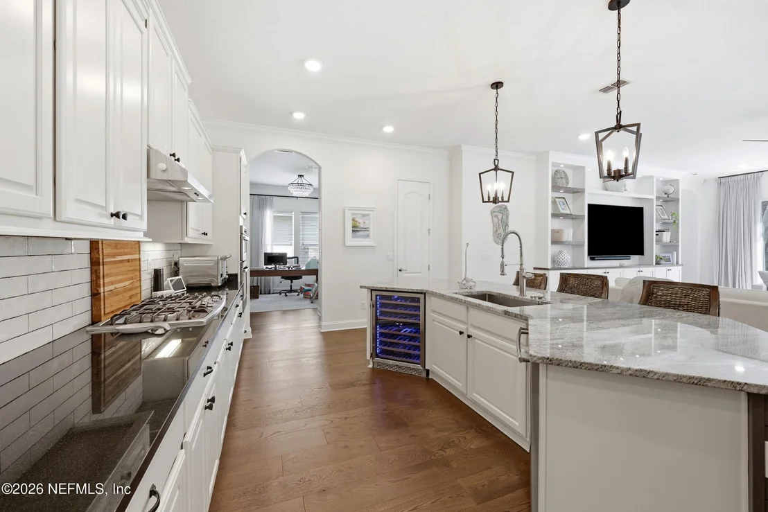 Photo of 383 MEDIO Drive