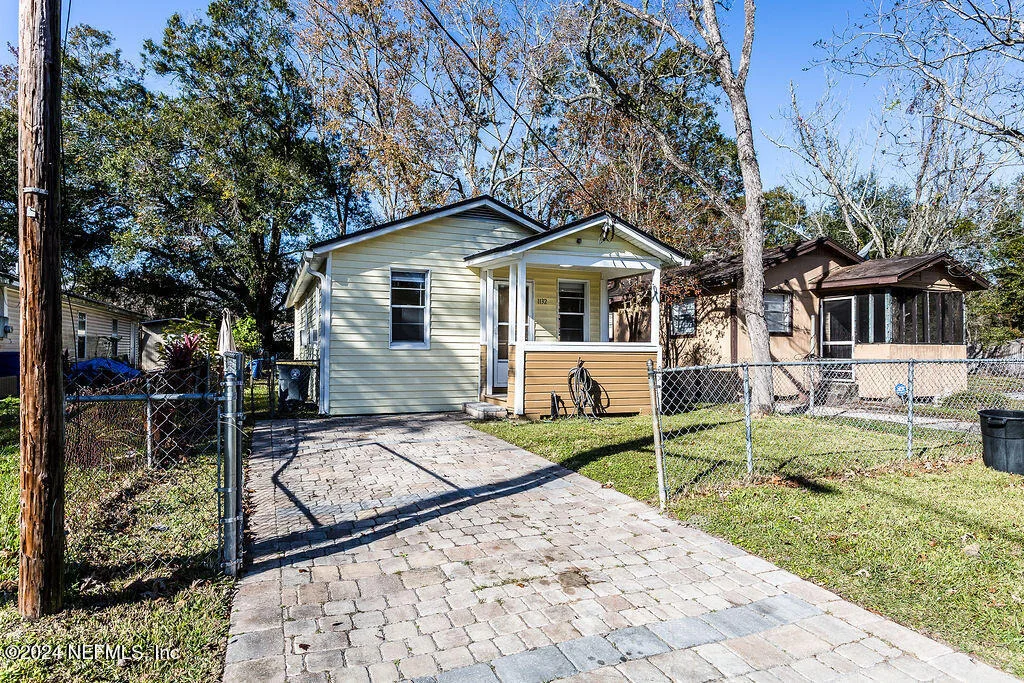 Photo of 1132 DIVISION Street