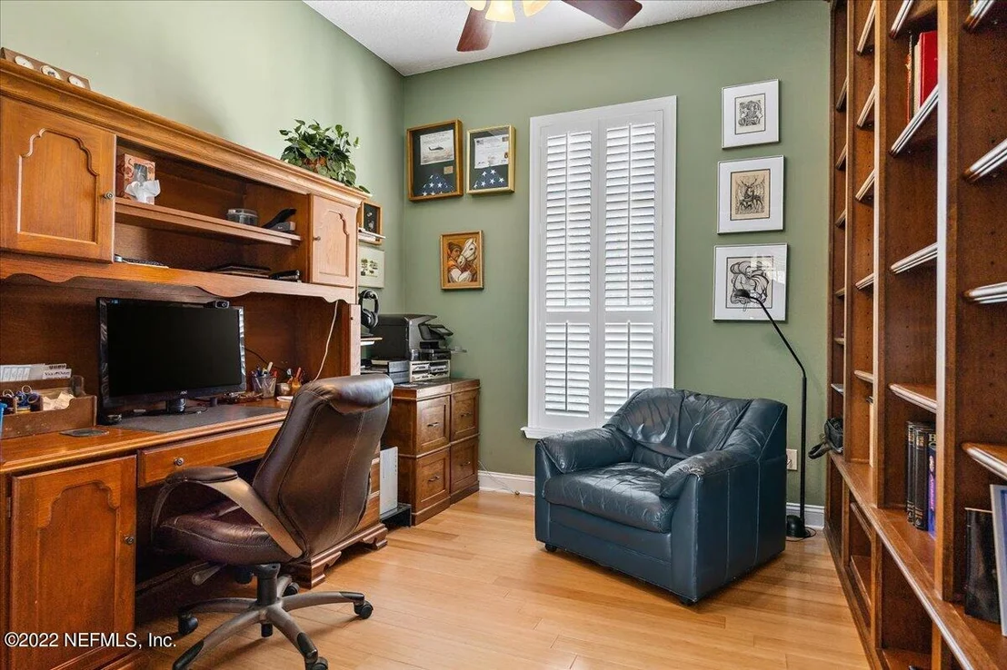 Photo of 816 EAGLE POINT Drive