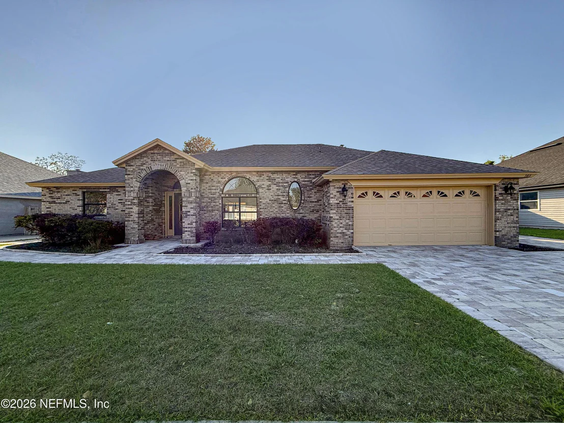 Photo of 585 THORNBERRY Road