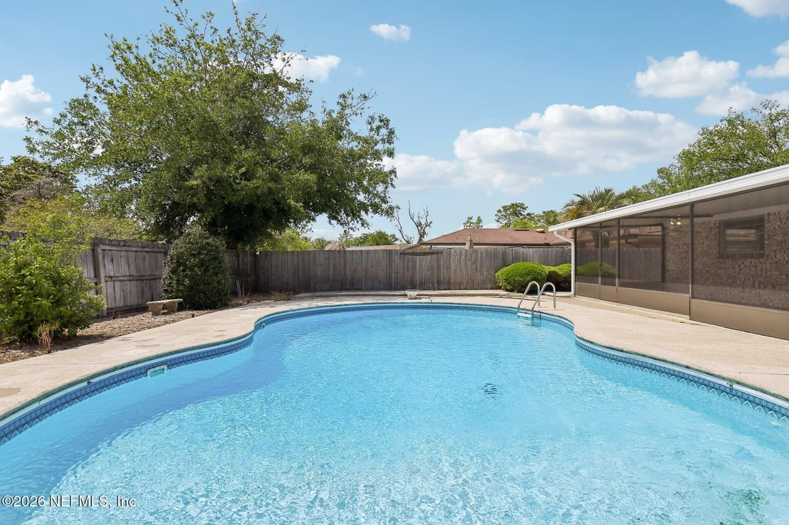 Photo of 332 DILLON Drive