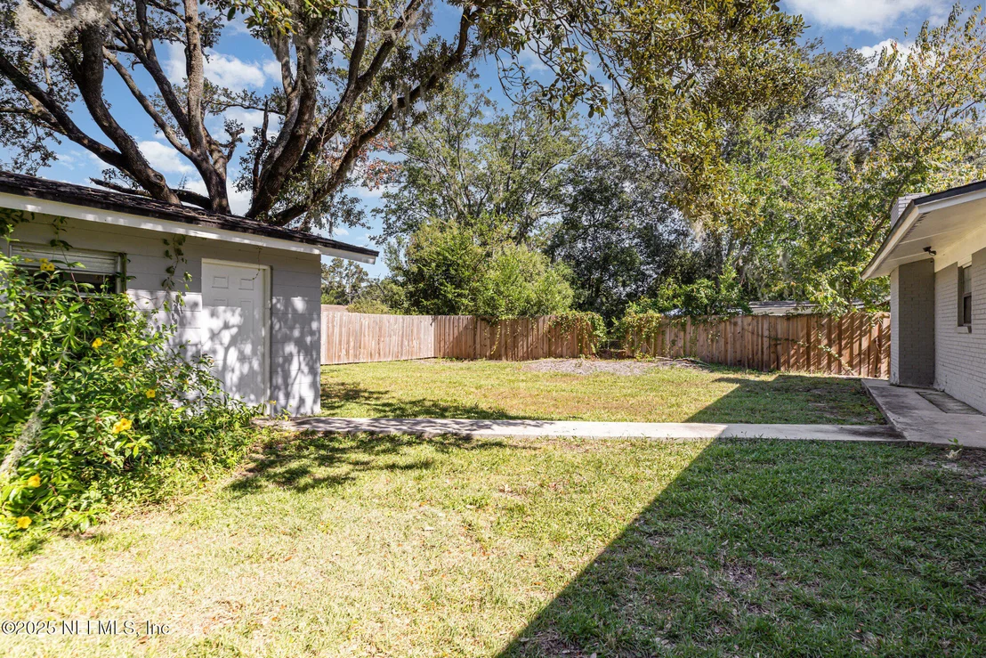 Photo of 7433 LEROY Drive
