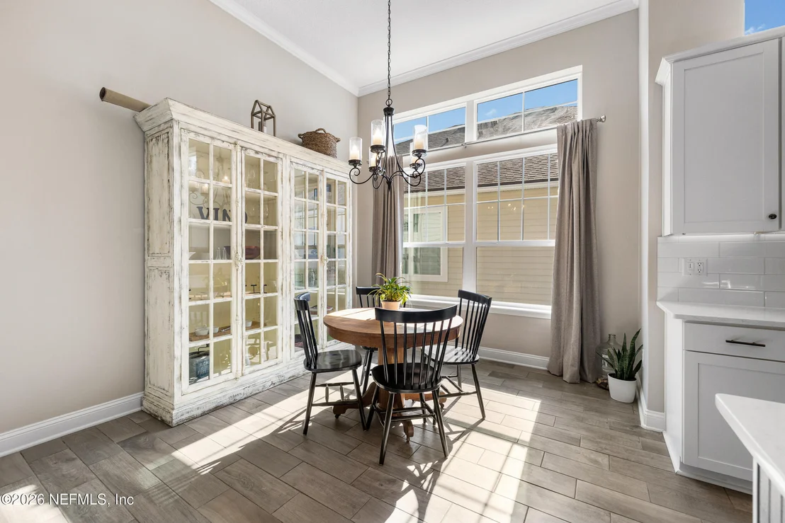 Photo of 447 GLENNEYRE Circle