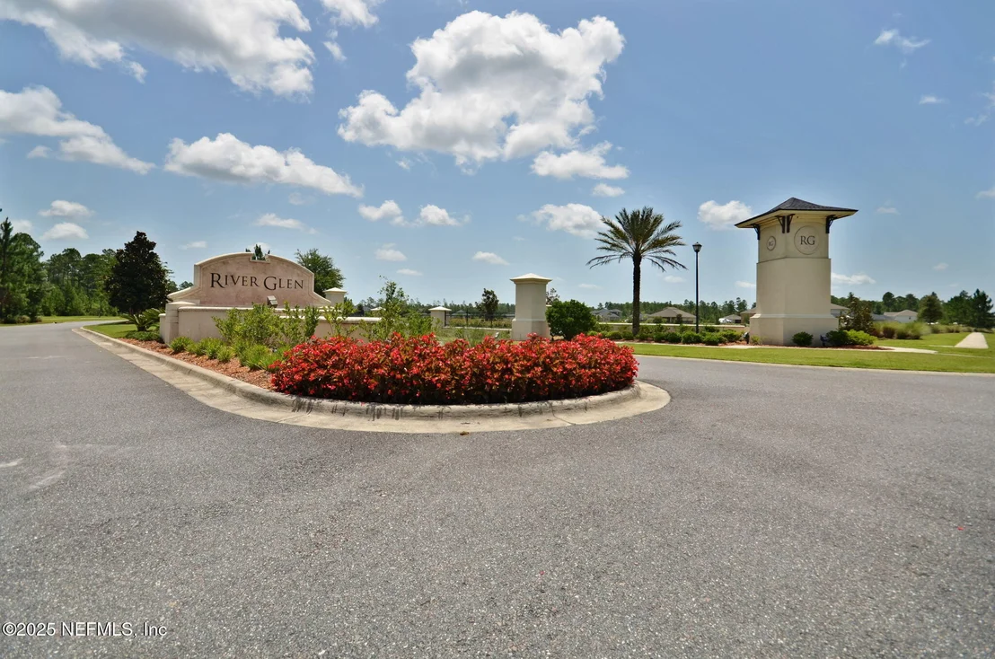 Photo of 70414 WINDING RIVER Drive