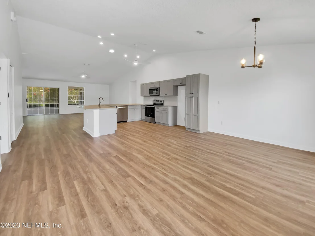 Photo of 141 JOHNS GLEN Drive