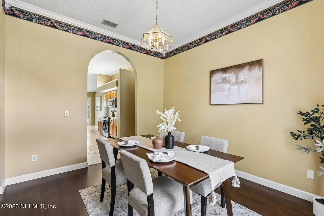 Photo of 372 MAPLEWOOD Drive