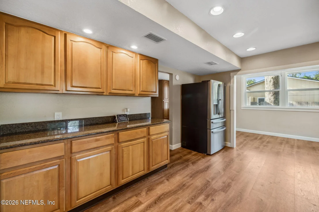 Photo of 4425 BEACON Drive W