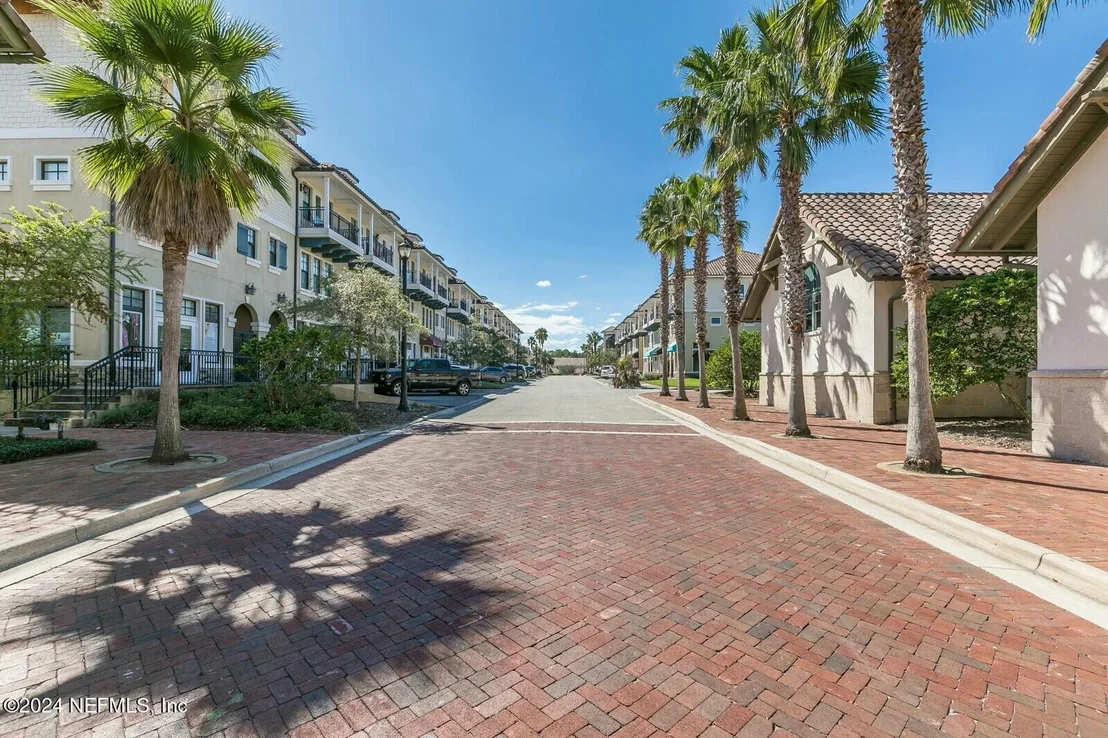 Photo of 82 PARK FRONT Lane