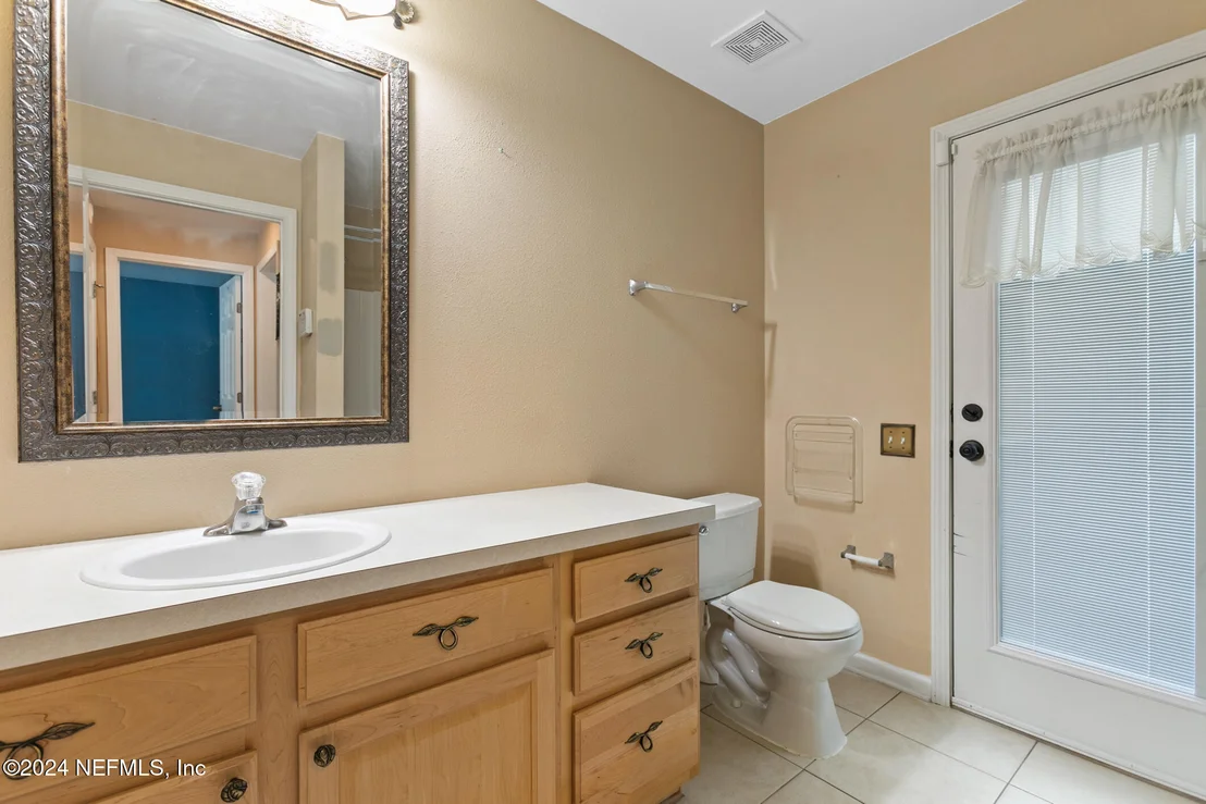 Photo of 800 LAPOMA Way