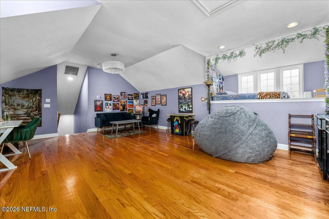 Photo of 1170 REGISTRY Boulevard