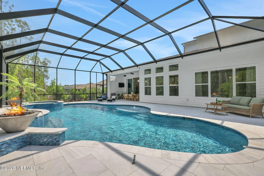 Photo of 446 PALM CREST Drive