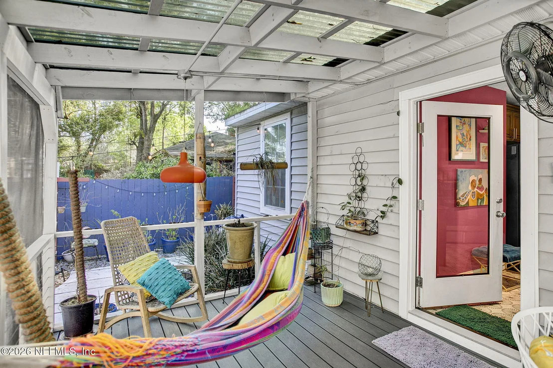 Photo of 1327 MACARTHUR Street