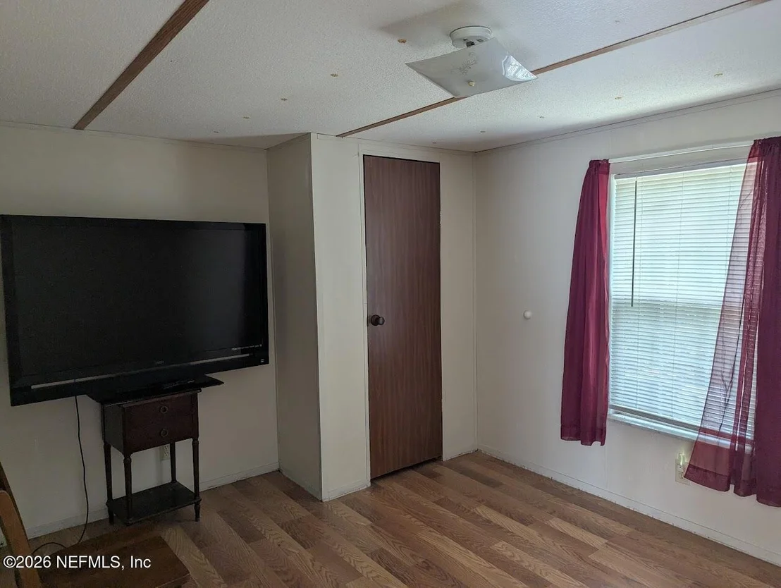 Photo of 104 MOORE Avenue