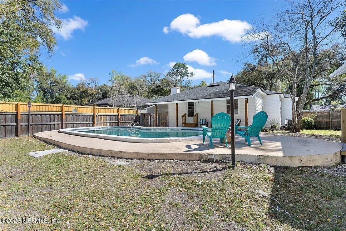 Photo of 1282 MACARTHUR Street
