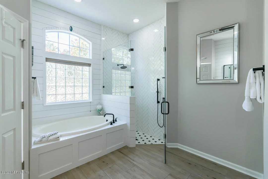 Photo of 228 HOLLAND Drive