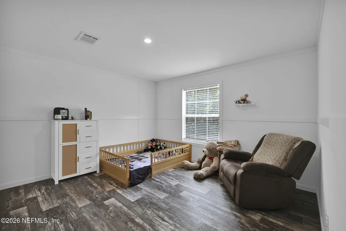 Photo of 540783 LEM TURNER Road