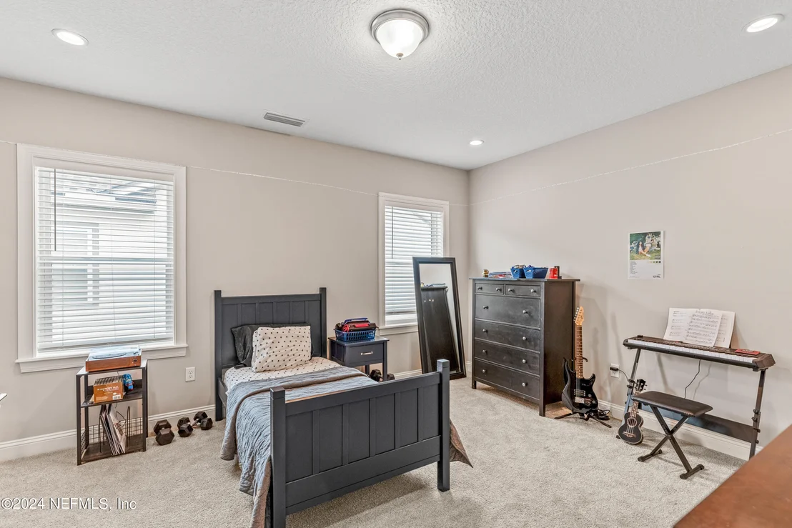 Photo of 10511 SILVERBROOK Trail