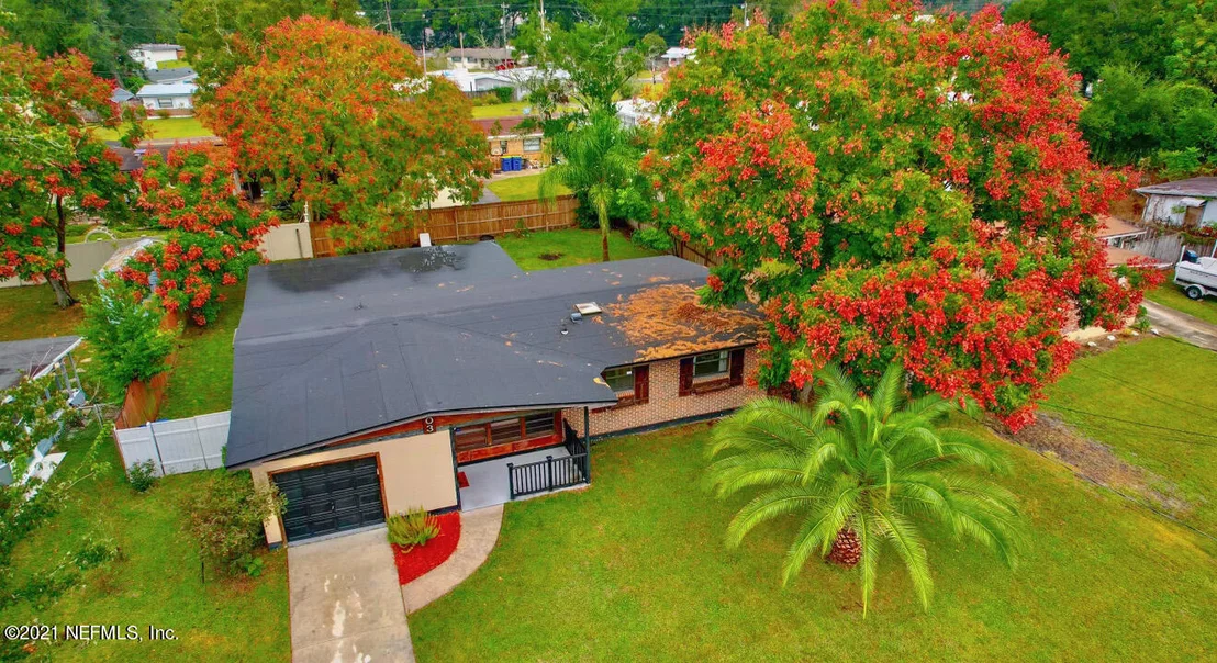 Photo of 303 RIO Road