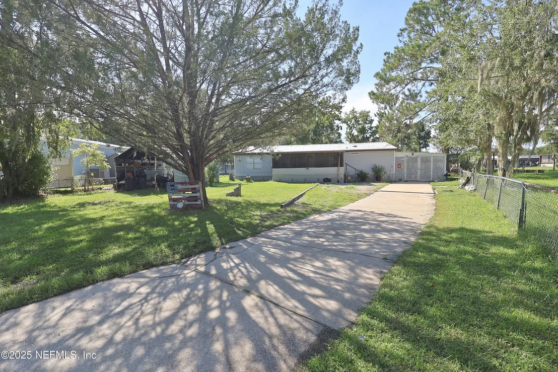 Photo of 138 EDGEWATER Road