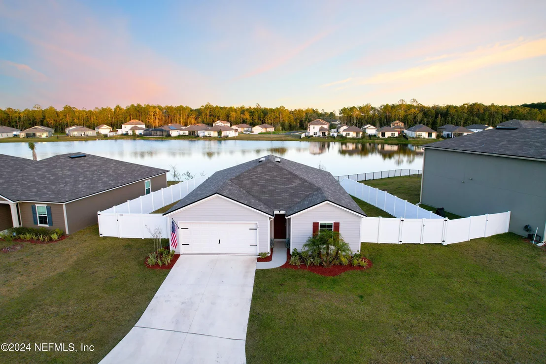 Photo of 379 FALCON RIDGE Road