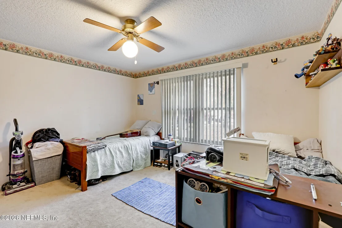 Photo of 531 LORING Avenue