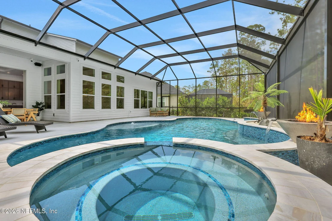 Photo of 446 PALM CREST Drive