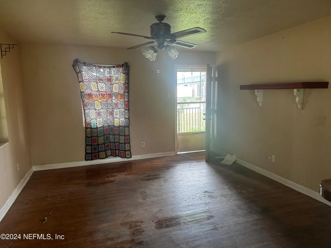 Photo of 5518 COMMONWEALTH Avenue