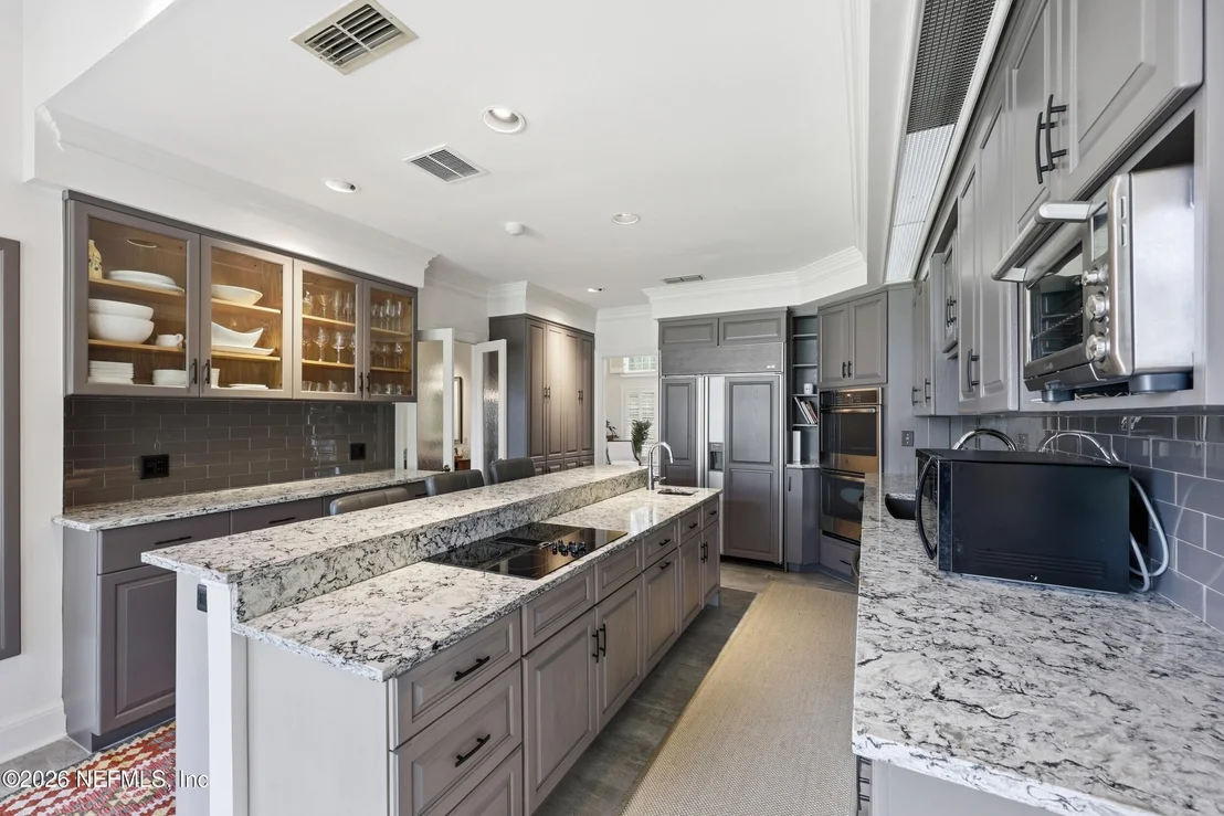 Photo of 2656 BEAUCLERC Road