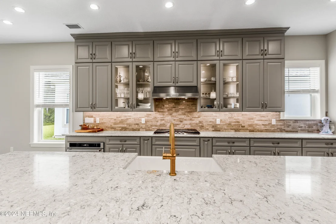 Photo of 10511 SILVERBROOK Trail
