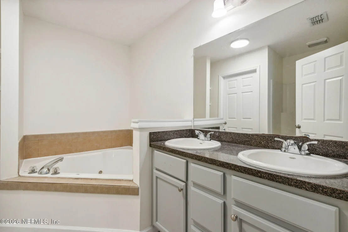 Photo of 423 SOUTH Boulevard
