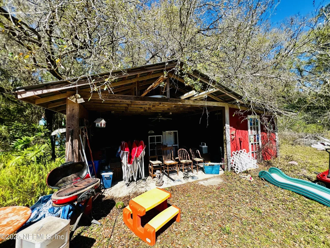 Photo of 2731 HOWARD Road