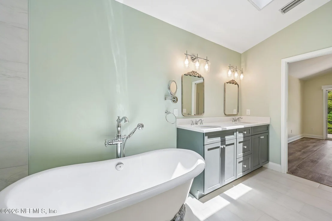 Photo of 341 CHARLEMAGNE Circle