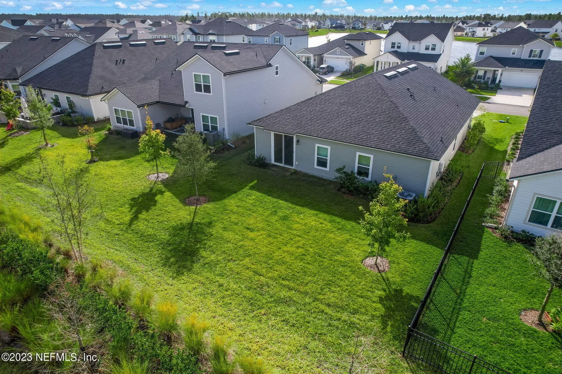 Photo of 152 WINDERMERE Way