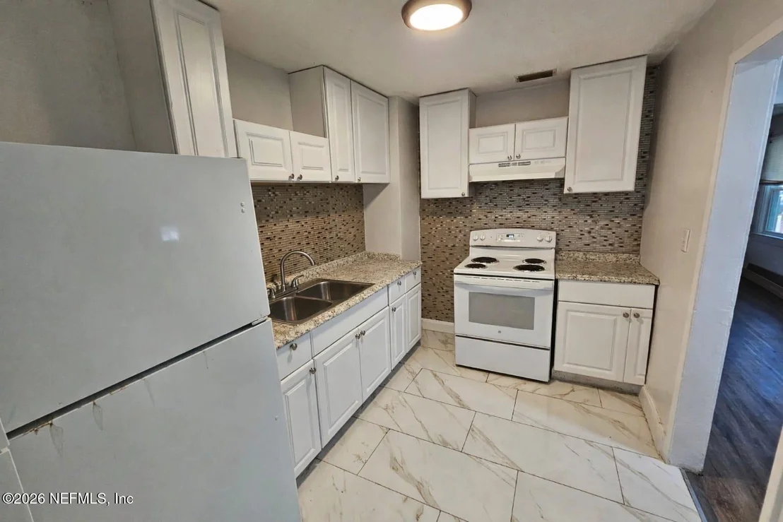 Photo of 3072 BESSENT Road