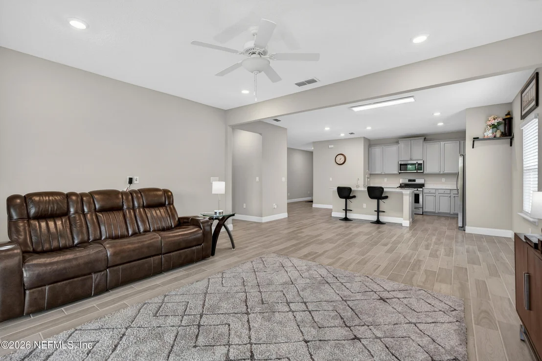 Photo of 253 RIDGEWIND Drive