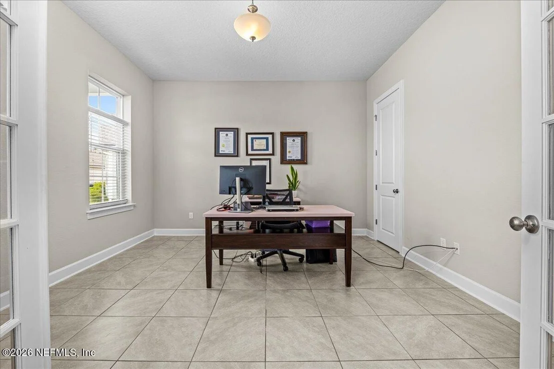 Photo of 71 LANSING Court