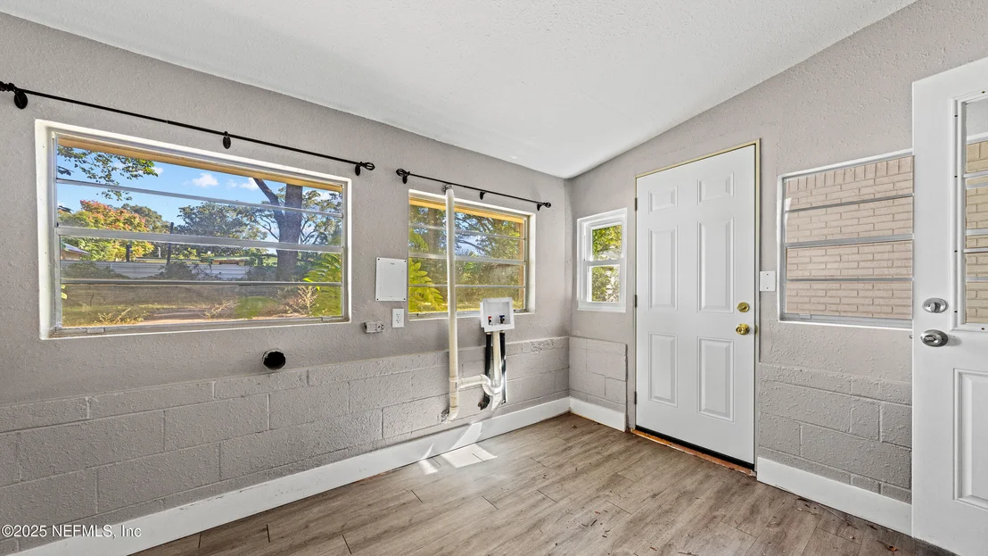 Photo of 1425 DOMAS Drive