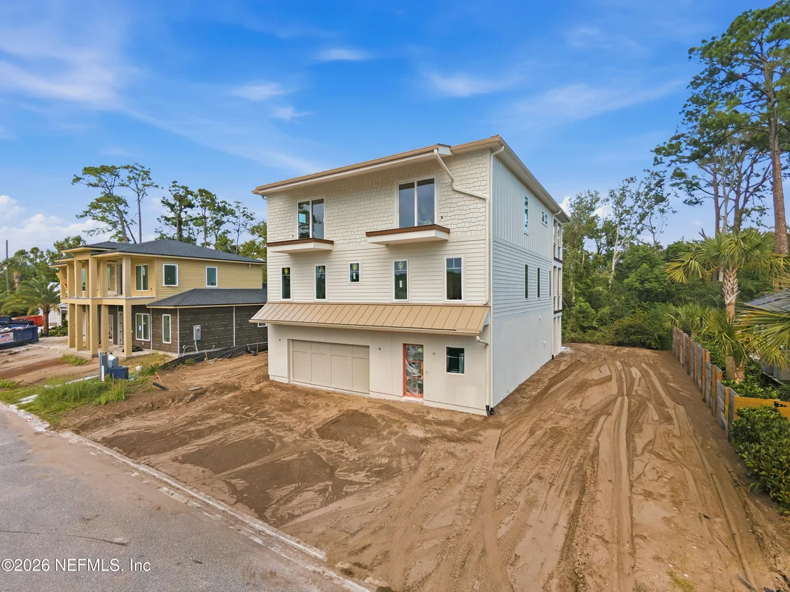Photo of 1329 ESTRELA Lane