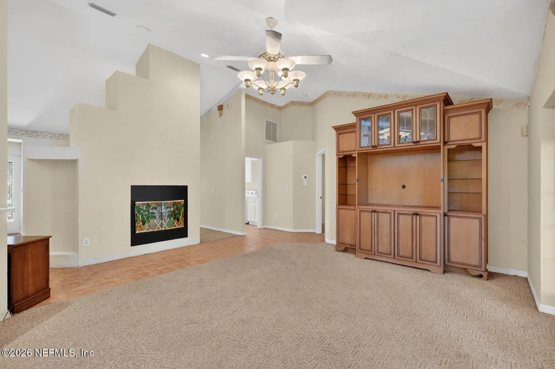 Photo of 3400 KINGS Road S