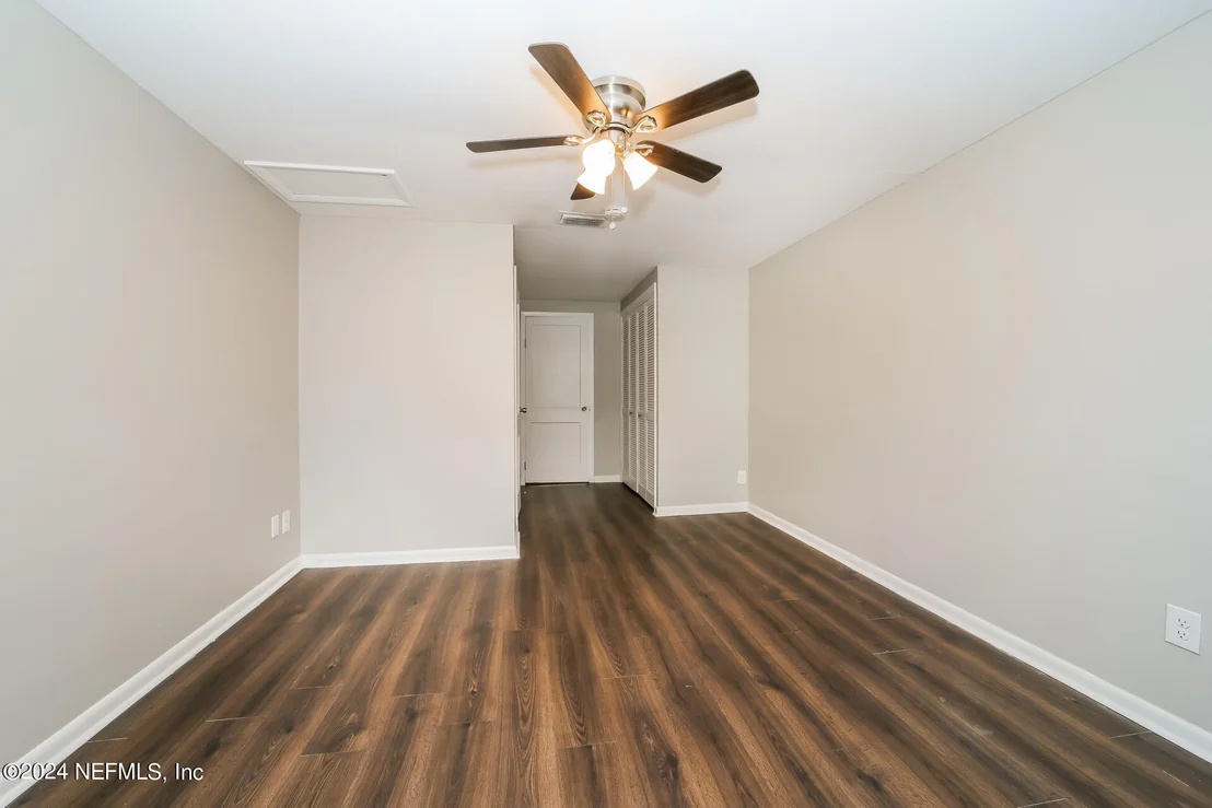Photo of 5635 CRESTVIEW Road