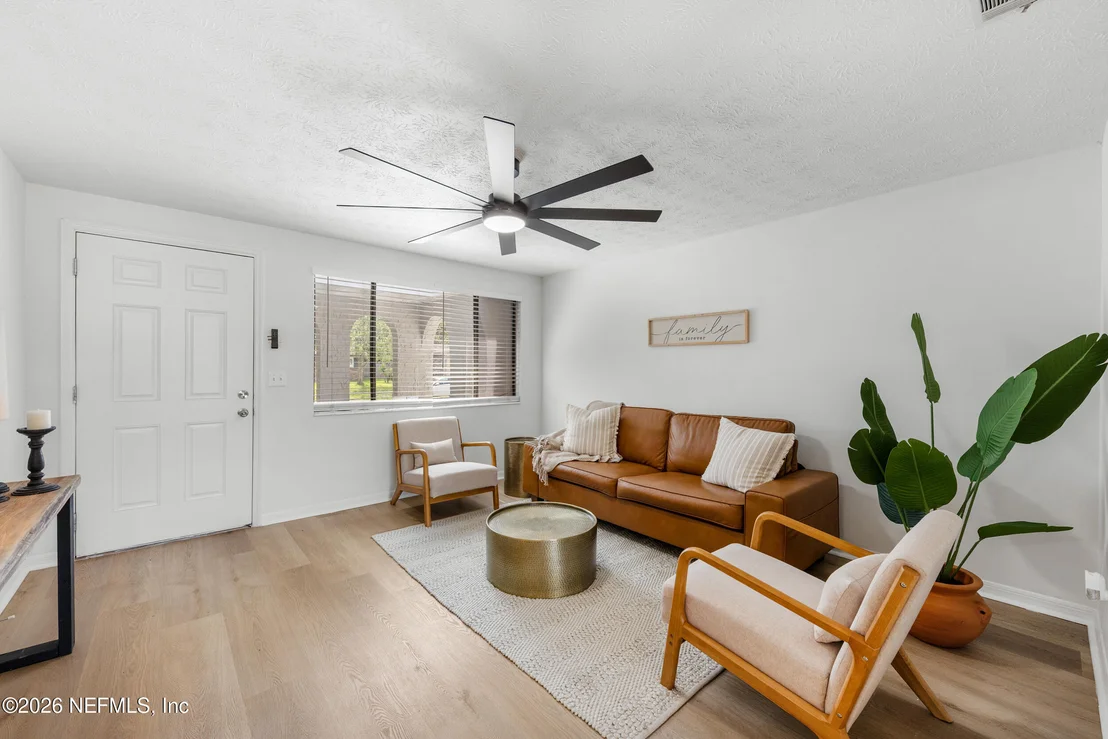 Photo of 1512 MESA Drive
