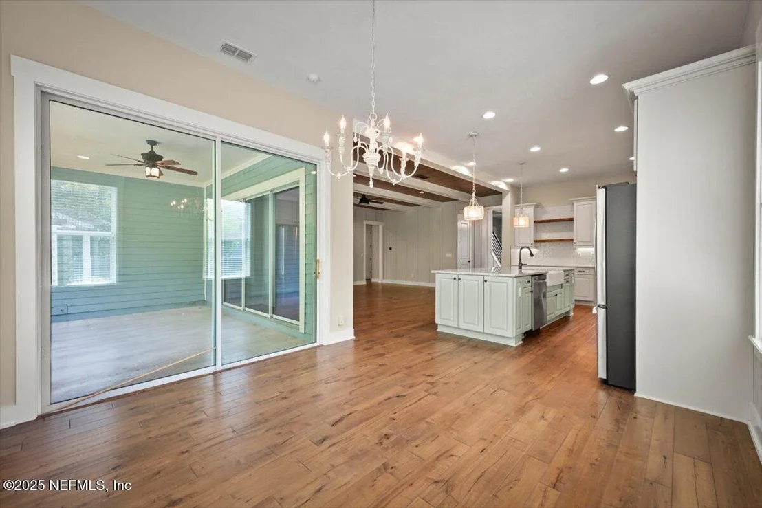 Photo of 305 SEAHILL Drive