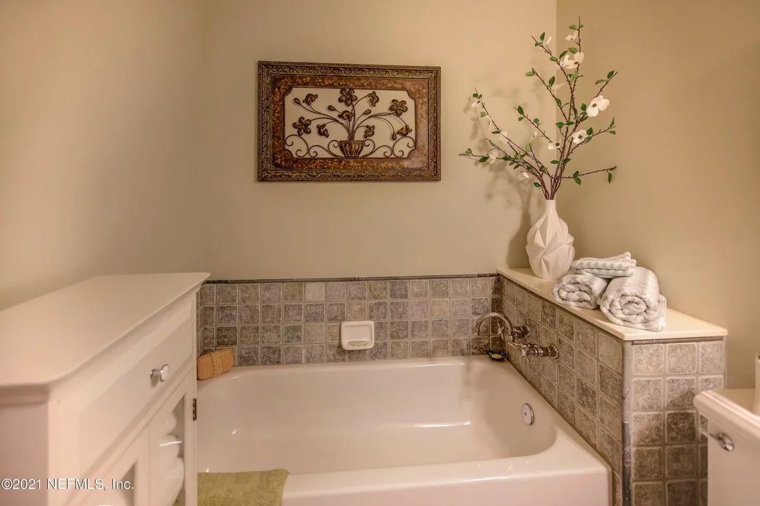 Photo of 1120 INVERNESS Drive
