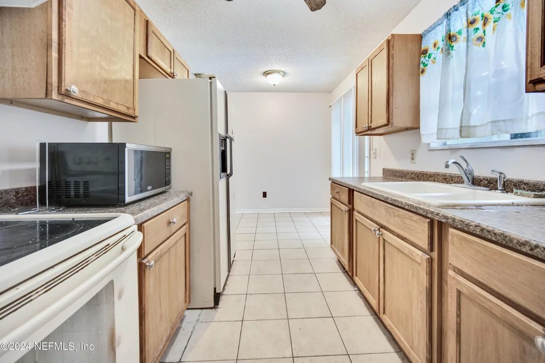 Photo of 282 VENETIAN Boulevard