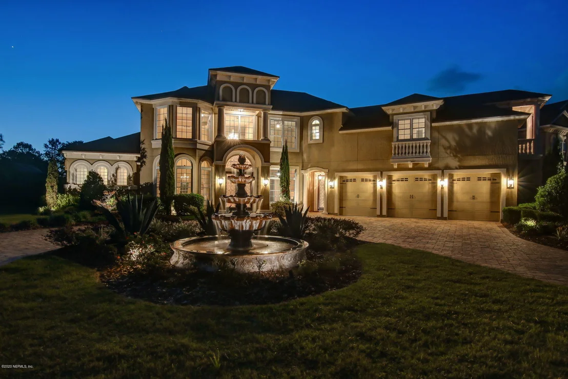 Photo of 2017 CROWN Drive